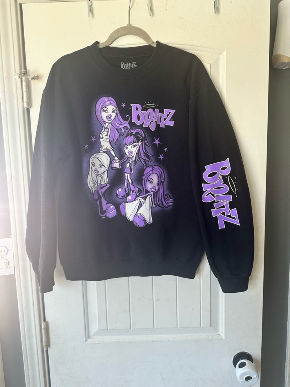 Bratz Crewneck Sweatshirt Purple Graphic Y2K Vintage Style Pullover M